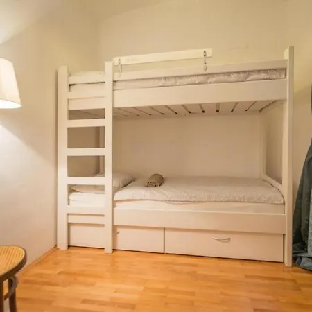 Apartment Galerija Rosa Centifolia Ljubljana