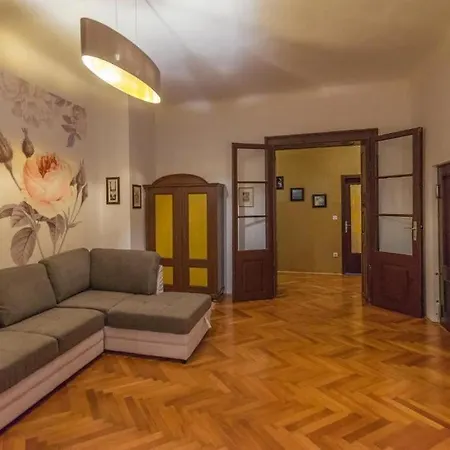 Apartment Galerija Rosa Centifolia