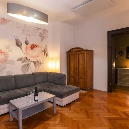 Apartamento Galerija Rosa Centifolia *