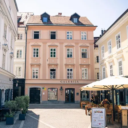 Апартаменти Galerija Rosa Centifolia Любляна