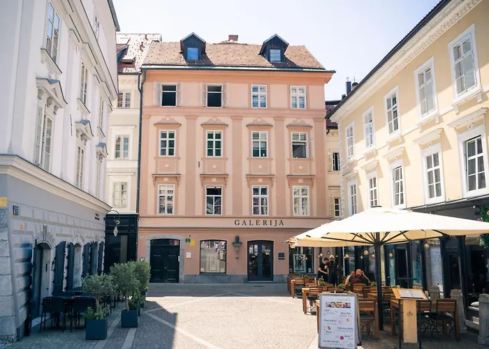 Апартаменти Galerija Rosa Centifolia Любляна